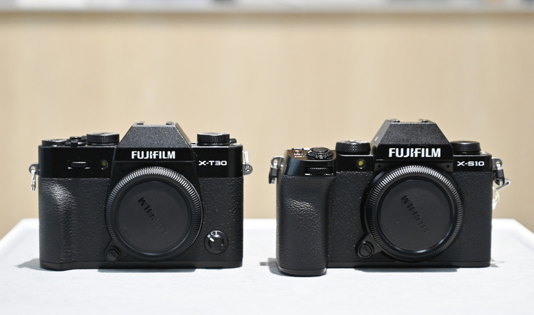 11_X-T30とX-S10の大きさ比較の画像.jpg