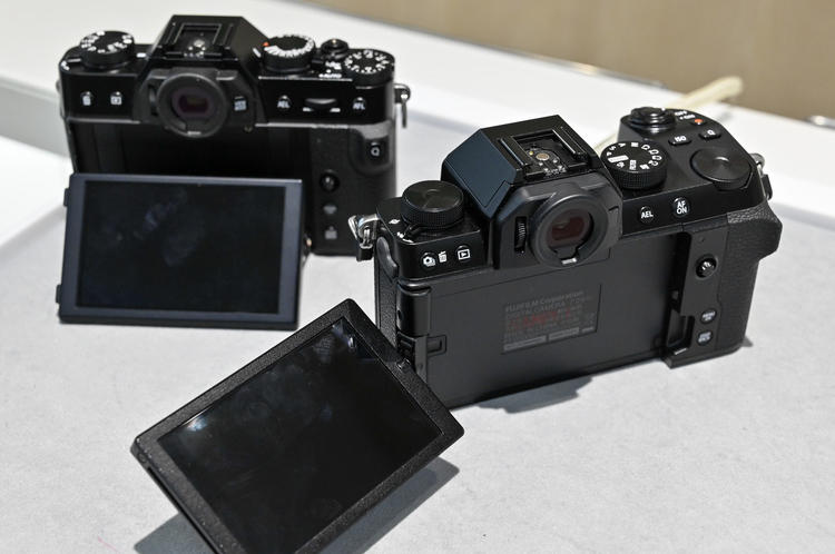 13_X-T30とX-S10の形状比較の画像.jpg